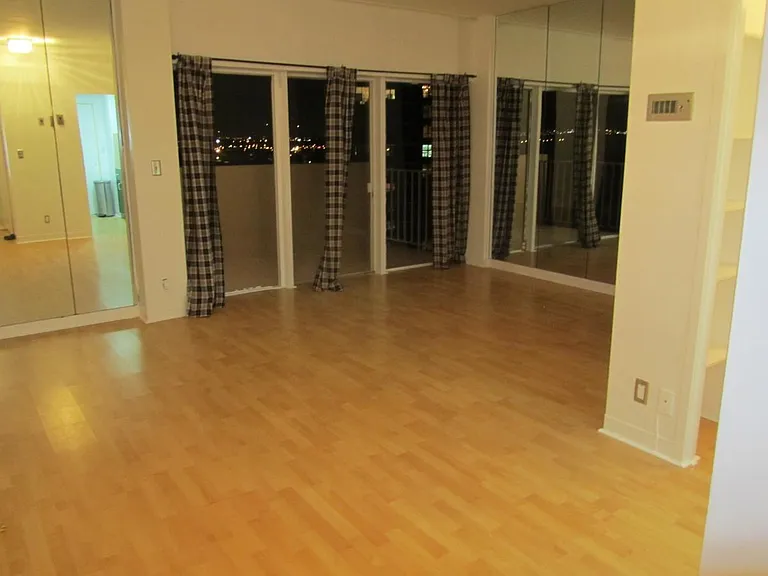 880 NE 69th St #11J — Photo 3