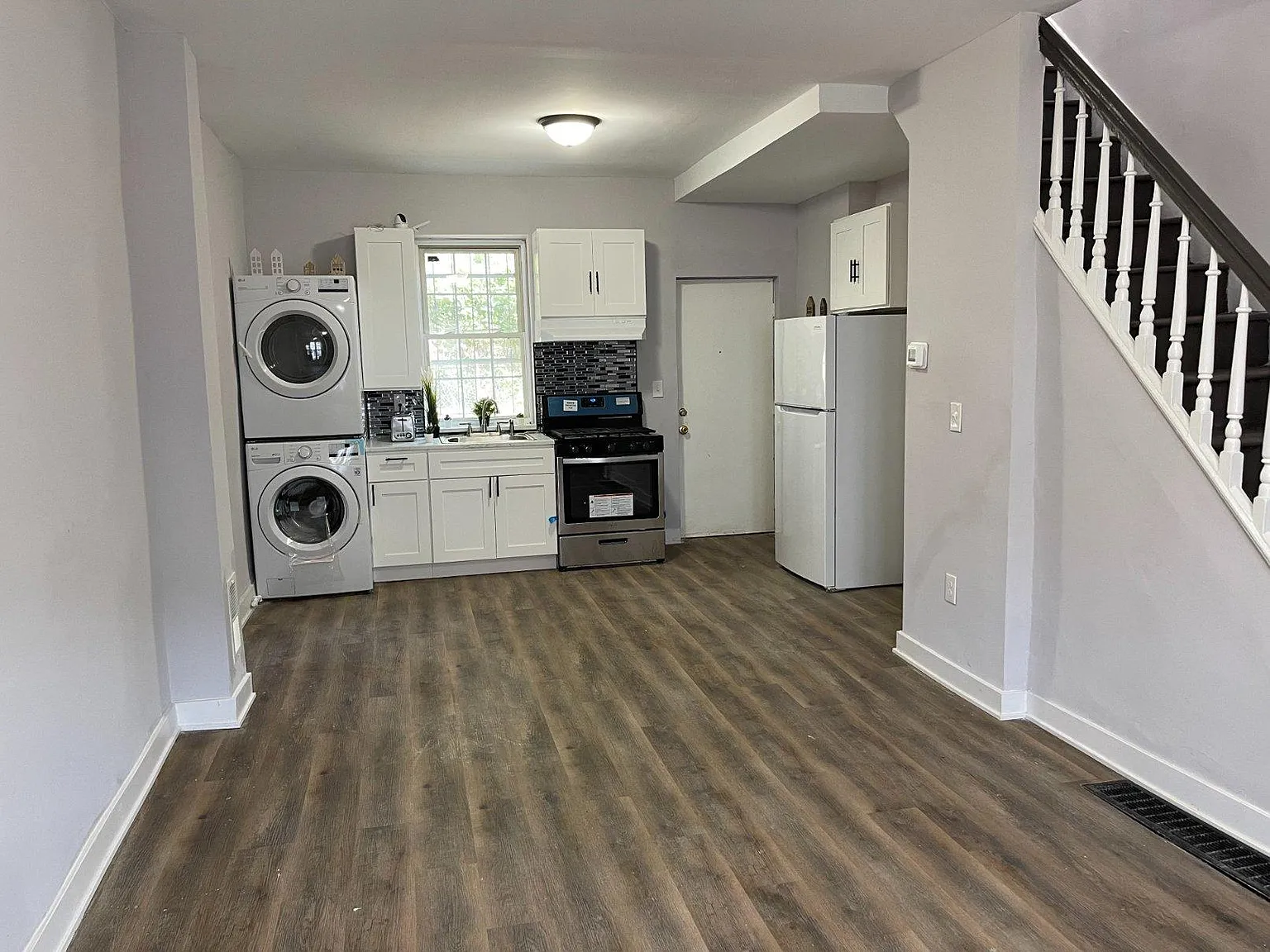 3115 N Pennock St — Photo 2
