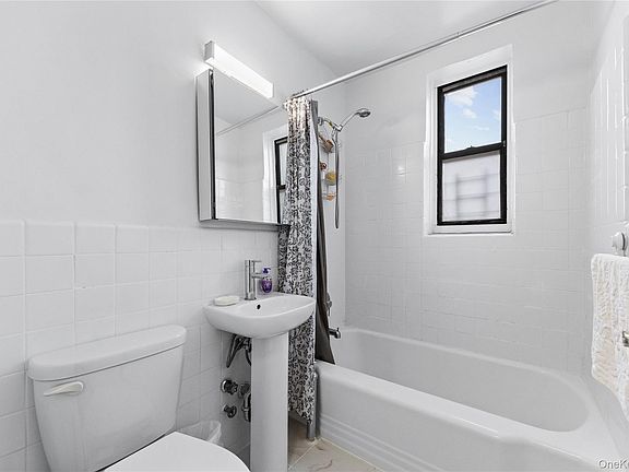 4th image of 2830 Briggs Avenue #4C