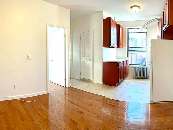 3rd image of 174 Canal St APT 14