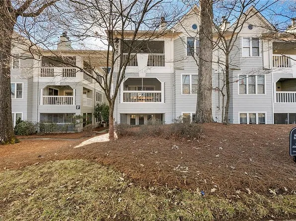 225 Oakwood Ct, Winston Salem, NC 27103