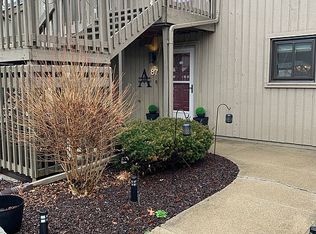 87 Lookout Ridge Dr, Columbus, IN 47201