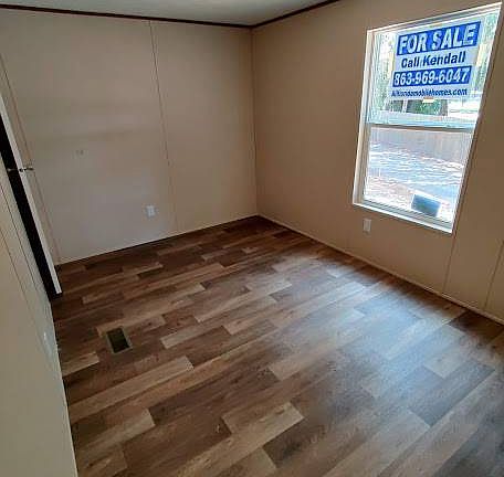 4th image of 219 Sunset Dr