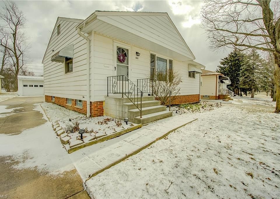 1st image of 225 Bexley Dr