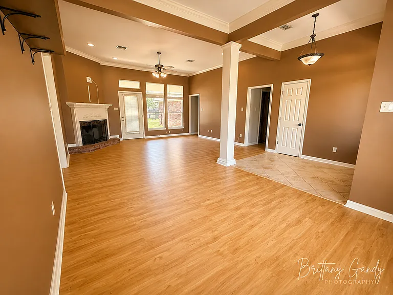 6037 Braeburn Ct — Photo 8