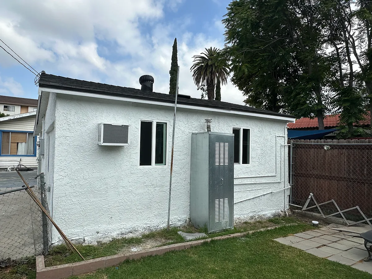Building Photo - 1032 Justin Ave #A