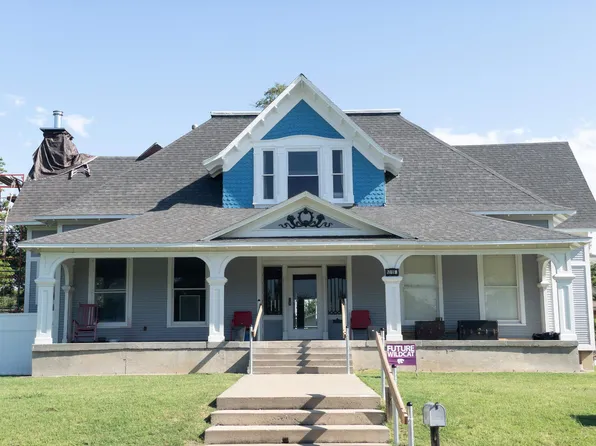 1019 E Harvey Ave #110, Wellington, KS 67152