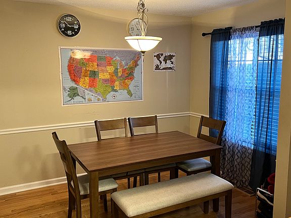 5th image of 4279 The Oaks Dr