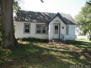818 N Charles St, Carlinville, IL 62626