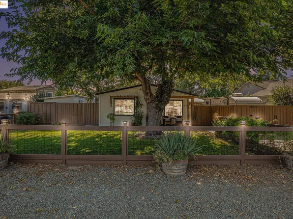 3439 Sanford St, Concord, CA 94520