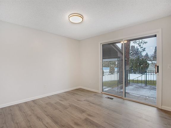 5th image of 606 W Jay Ave