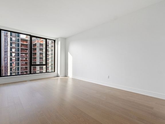 3rd image of 2719 44th Dr APT 11B