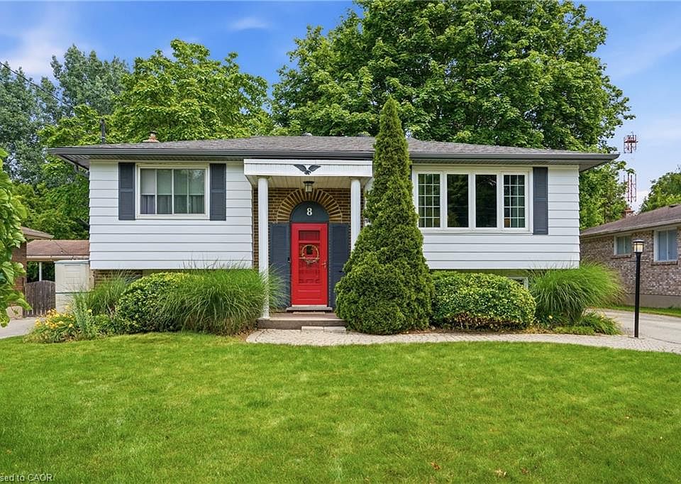 1st image of 8 Tudor Gate Pl
