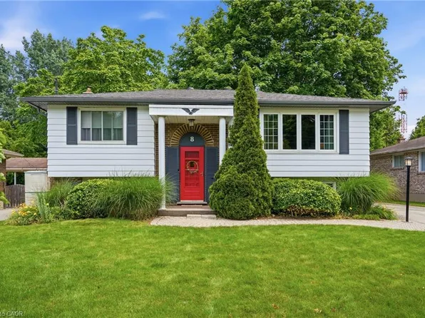 8 Tudor Gate Pl, Saint Catharines, ON L2M 1K6
