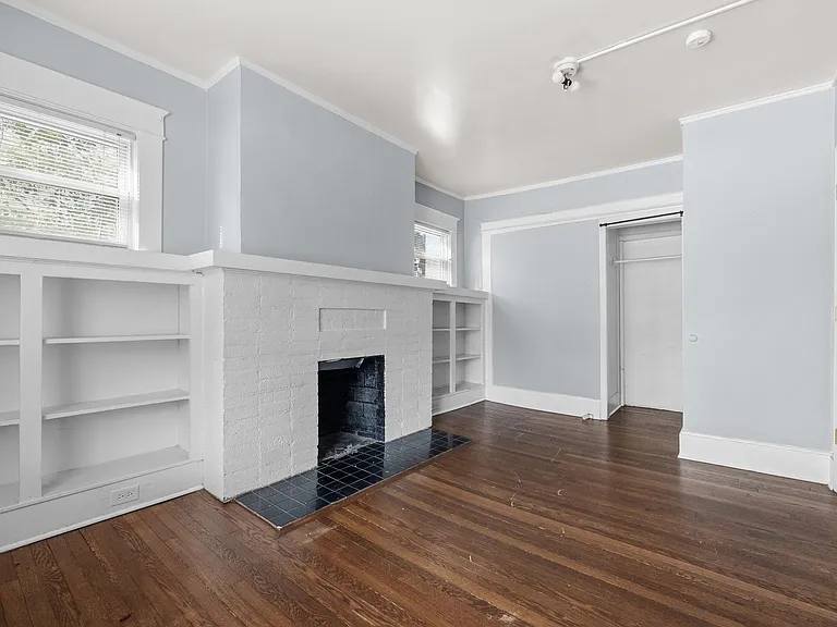 1402 W Market St #1402 — Photo 5