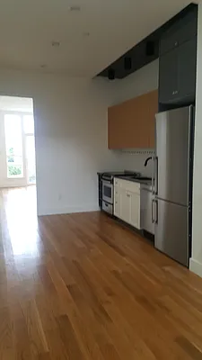 Rented by Smart NY Realty LLC | media 9