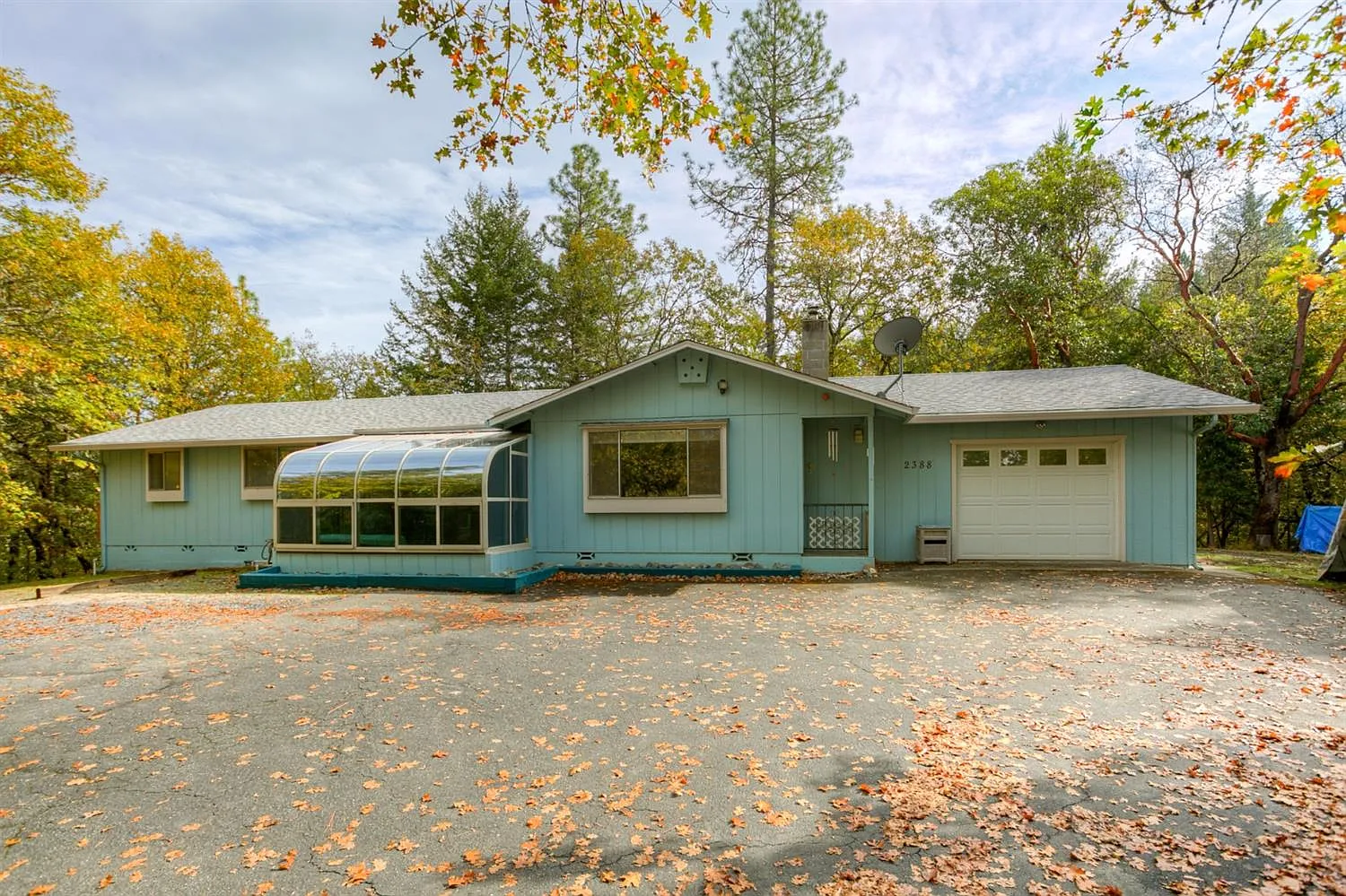 2388 Midway Ave photo 1