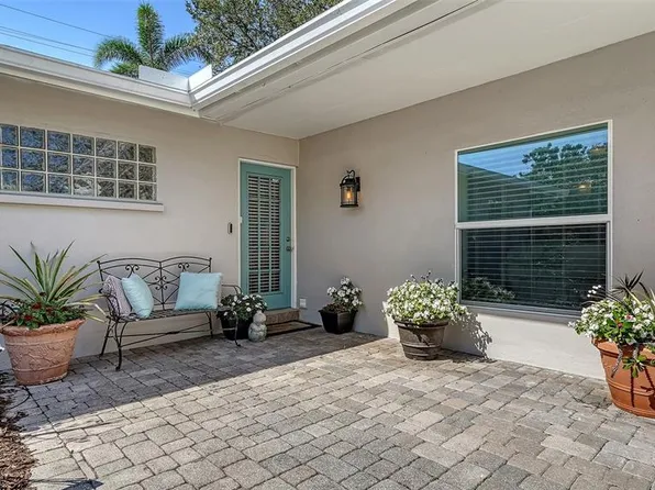 3530 Flores Ave, Sarasota, FL 34239