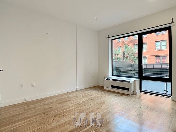 5th image of 25 E 19th St APT 1C
