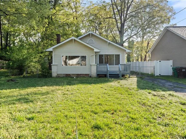 256 Crestwood Cir, High Point, NC 27260