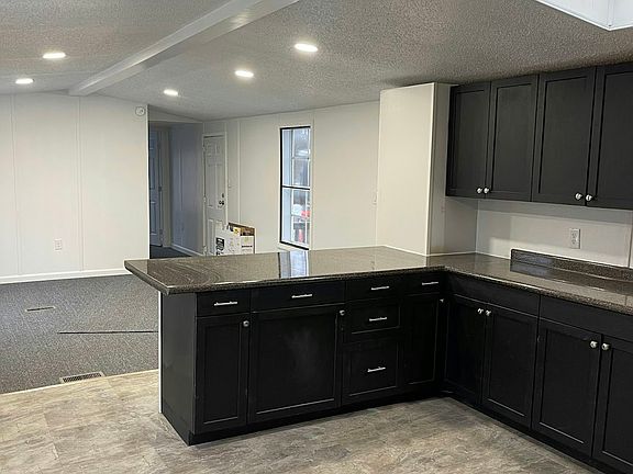 4th image of 2823 Bailey Ave