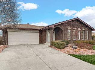 8826 Maple Ave, Orland Park, IL 60462