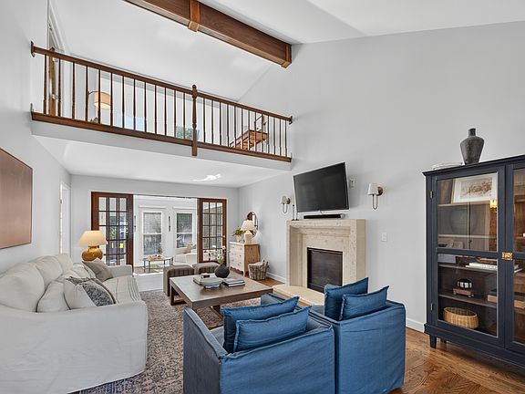 4th image of 841 Buttonwood Cir