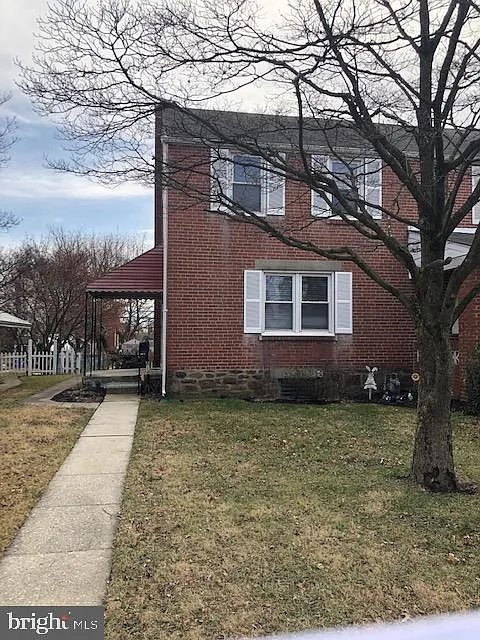 818 Buttonwood St photo 1