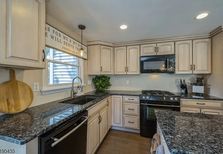 32 Beechwood Rd — Photo 6