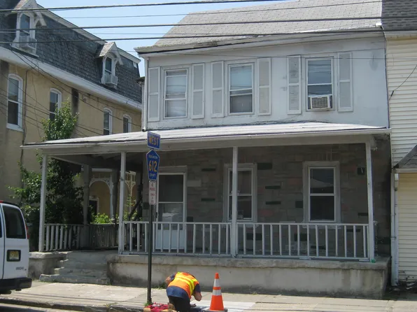 22 Pine St, Mount Holly, NJ 08060