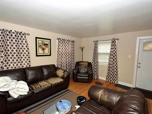 4th image of 2621 W 90th St