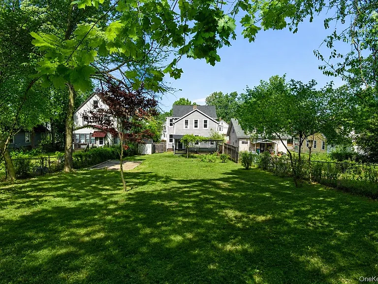 79 Rombout Ave — Photo 13
