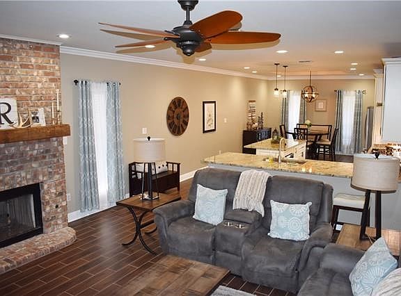 4th image of 4831 Park Dr N