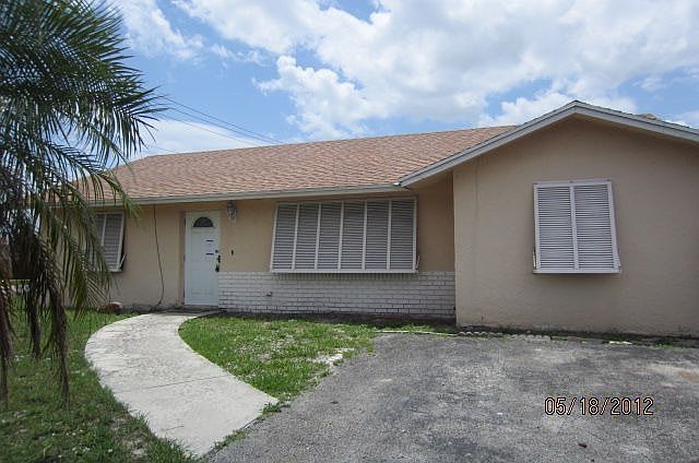 1st image of 604 NW 1st Ave