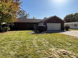 814 E Washington Center Rd, Fort Wayne, IN 46825