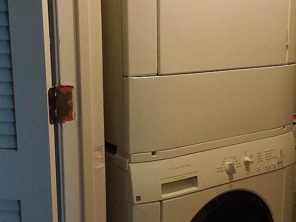 4th image of 13935 S Laramie Ave #225G