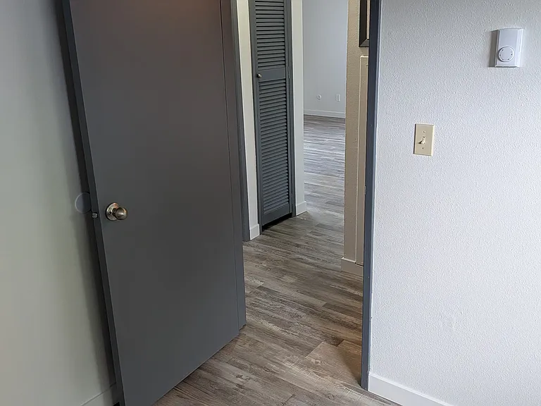 7926 SE Johnson Creek Blvd #2 — Photo 11
