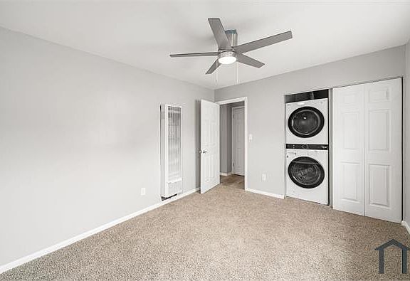 3rd image of 1464 Parsons Ave