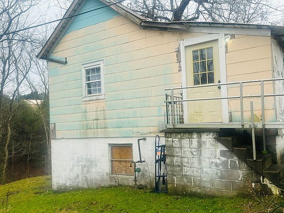 4th image of 239 Kirk St
