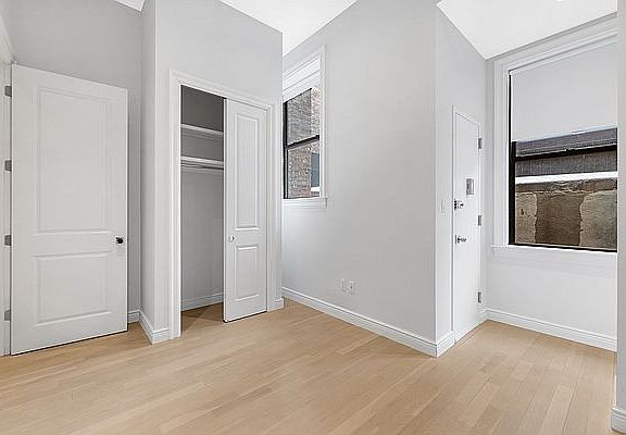 4th image of 51 W 11th St #2R