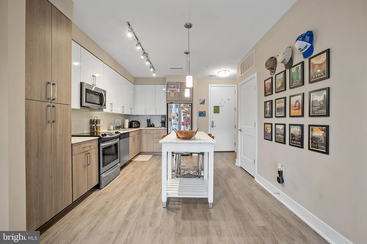 Building Photo - 145 Riverhaven Dr #312