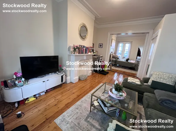 11 Gates St APT 1, Boston, MA 02127