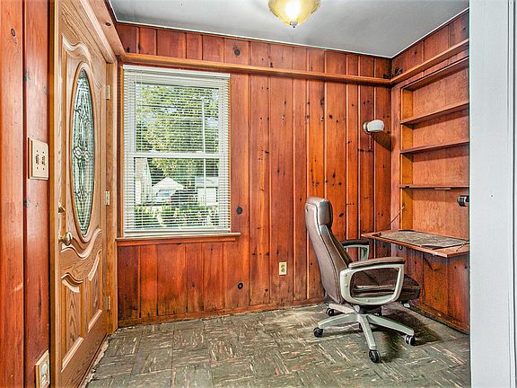 2nd image of 951 Wilson Ave