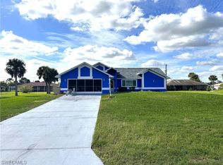 413 Robert Ave, Lehigh Acres, FL 33936