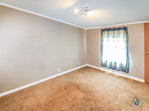2nd image of 412 S Main St