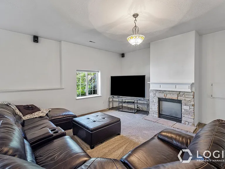 9223 Silver Lake Dr — Photo 28