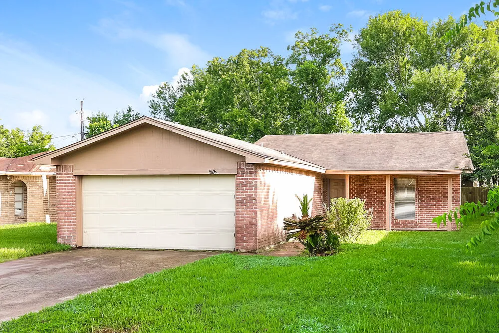 3 bed, 2.0 bath, 1168 sqft, $1,715 — Photo 3