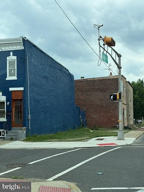 1st image of 339 N 9th St