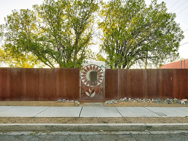 N Norton Ave — Photo 1