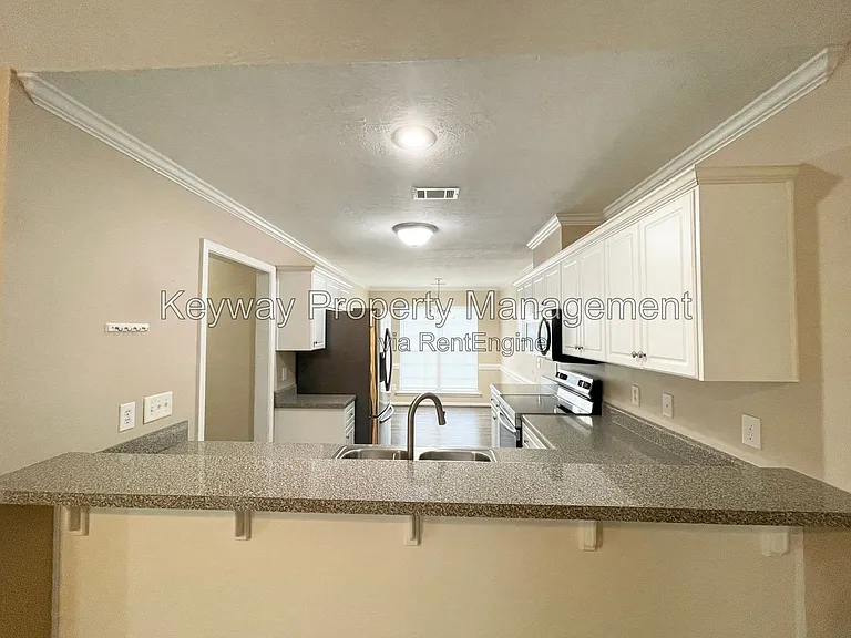 749 Michelle Ct — Photo 4